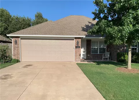 3045 Hook Ln, Farmington, AR 72730