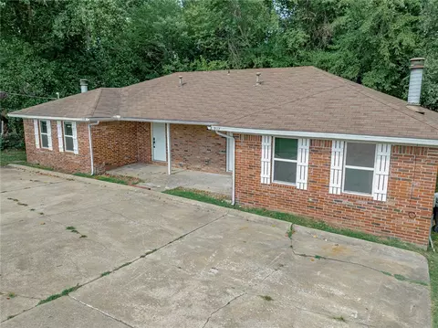 3115-3117 N Old Missouri Rd, Fayetteville, AR 72703