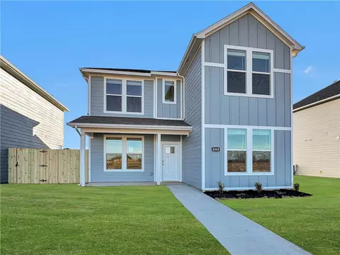 5009 W Triangle St, Fayetteville, AR 72704