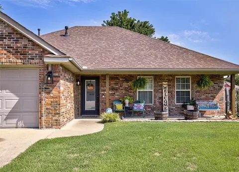 2380 Sara Alice Ct, Fayetteville, AR 72701