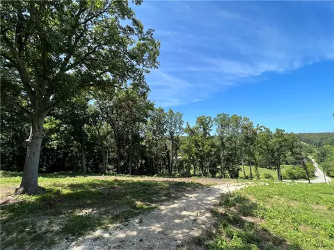 1954 N Double Springs Rd, Fayetteville, AR 72704