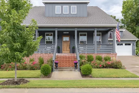 1904 N Libby Ln, Fayetteville, AR 72703