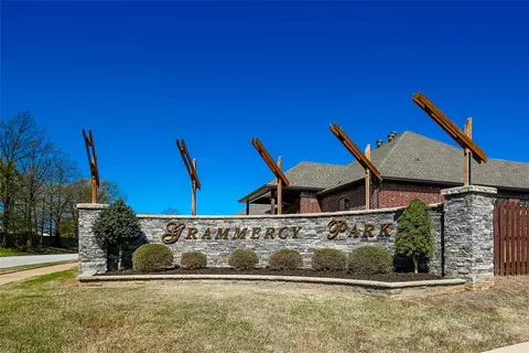 1907 NE Chaucer St, Bentonville, AR 72712