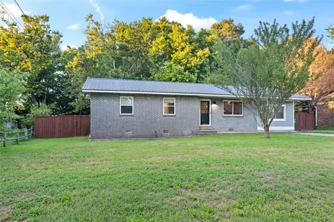 66 Pleasant St, West Fork, AR 72774