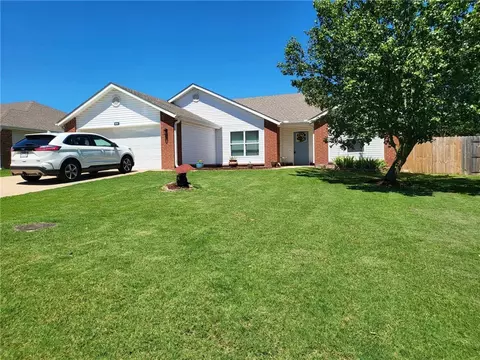 906 Fieldstone Ct, Centerton, AR 72719