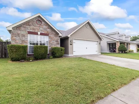 4486 W Serviceberry Dr, Fayetteville, AR 72704