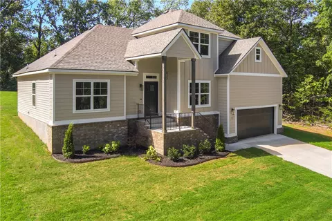 7 Chichester Cir, Bella Vista, AR 72714
