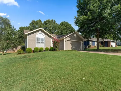 1842 Salem Rd, Fayetteville, AR 72704