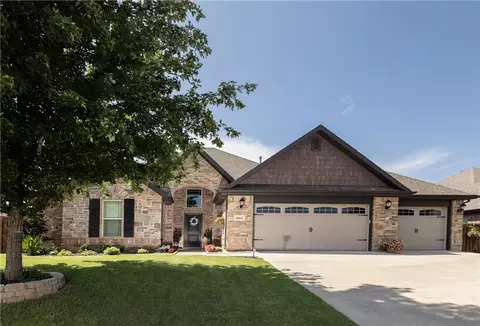 6002 W Woodbine Dr, Rogers, AR 72758