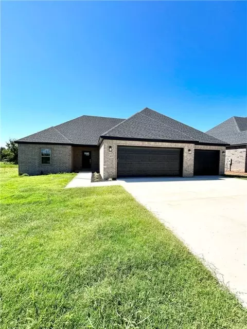 2305 Meyers St, Pea Ridge, AR 72751