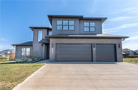 4307 S 87th Pl, Bentonville, AR 72713