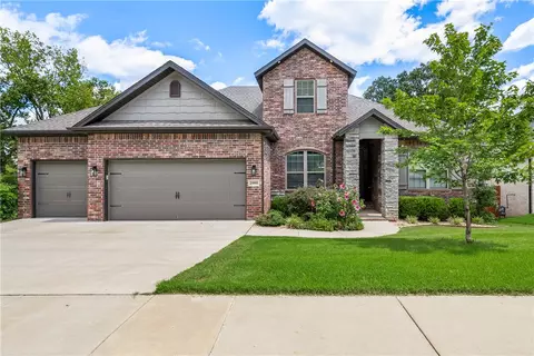2980 N Oak Bailey Dr, Fayetteville, AR 72703