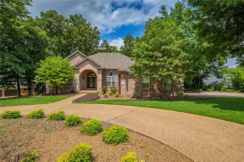 212 Ridgefield, Bentonville, AR 72712
