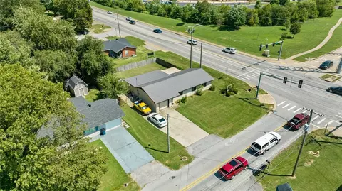 1311 SE C St, Bentonville, AR 72712