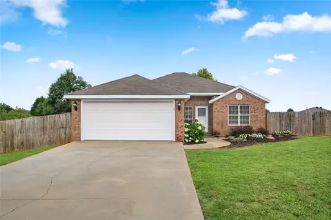 118 Mae St, Huntsville, AR 72740