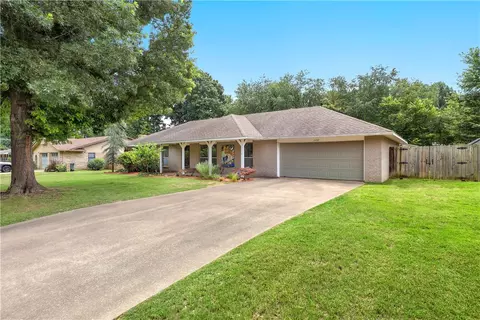 2439 Elaine Ave, Fayetteville, AR 72703