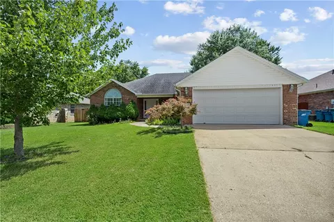 3905 SW Cherry Rd, Bentonville, AR 72712