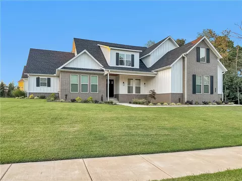 8415 W Habitat Ln, Bentonville, AR 72713