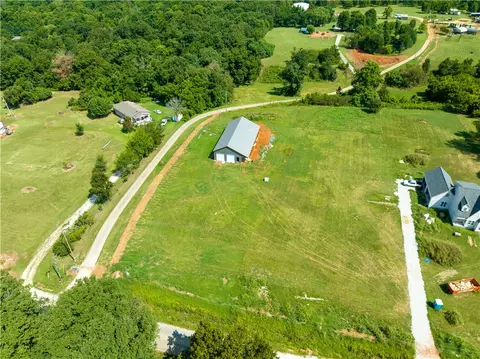 Wildcat Creek Boulevard, Fayetteville, AR 72704