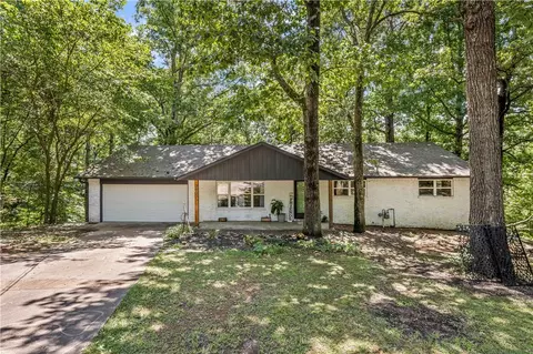 2600 E Pleasant Ln, Rogers, AR 72758