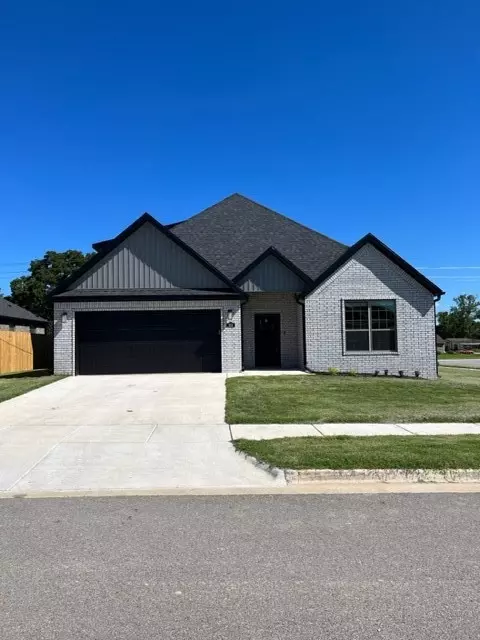 760 Skylar St, Bentonville, AR 72713