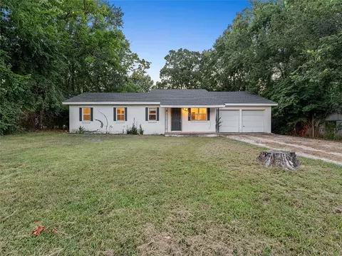 1445 Giles Rd, Fayetteville, AR 72704