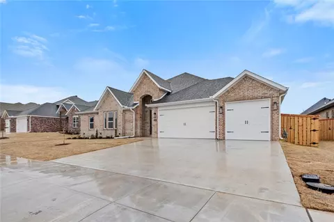 240 Ambry Loop, Centerton, AR 72719 photo 3