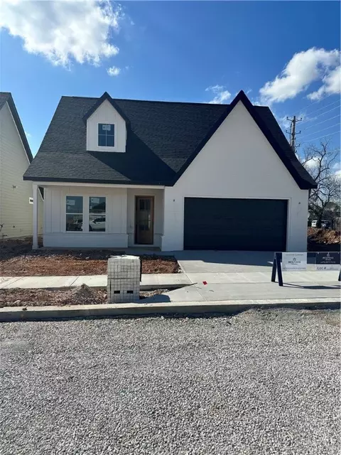 5900 S 41st St, Rogers, AR 72758