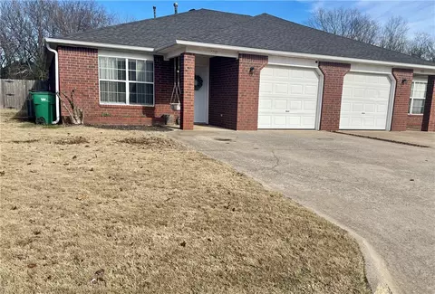 178-180 S Killdeer Dr #2, Farmington, AR 72730