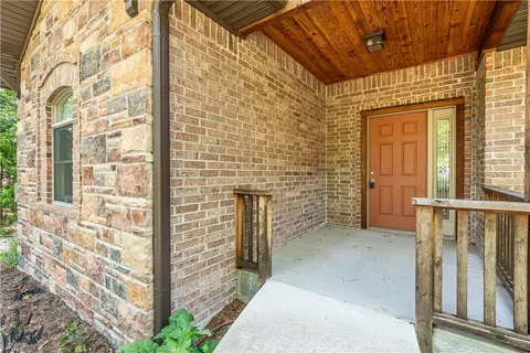 128 Oakridge Dr, Eureka Springs, AR 72632
