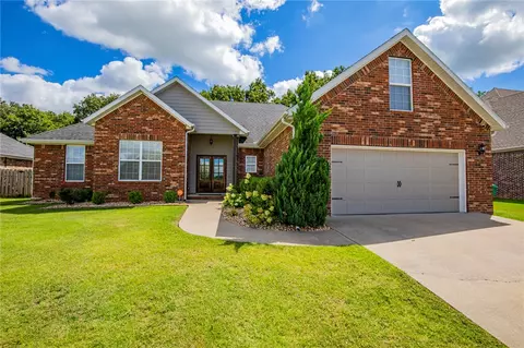 1701 Sweetbriar Way, Centerton, AR 72719