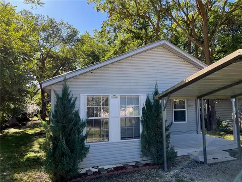 820 S C St, Rogers, AR 72756