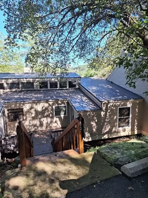 55 Oak Point Dr, Holiday Island, AR 72631