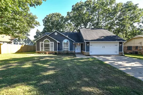 1980 Twin Springs St, Siloam Springs, AR 72761