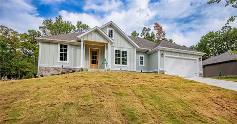 11 Quantock Hills Dr, Bella Vista, AR 72715