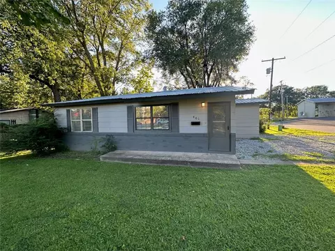 401 1st Ave, Gravette, AR 72736