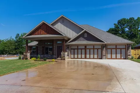5676 Poppy Ave, Springdale, AR 72762