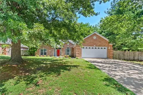 2814 N Quail Creek Dr, Fayetteville, AR 72703