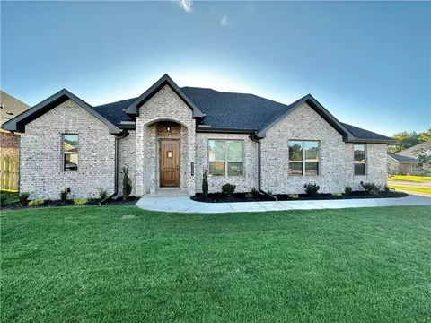 2109 Decker Rd, Pea Ridge, AR 72751