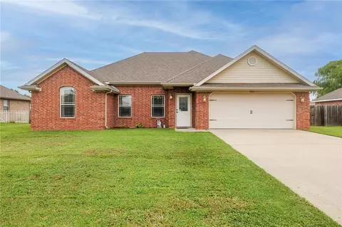 904 Custer St, Prairie Grove, AR 72753