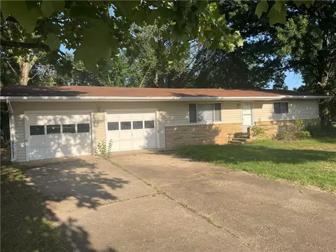 914 S Dixieland Rd, Rogers, AR 72758