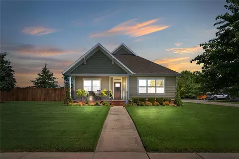 5913 Willow St, Rogers, AR 72758