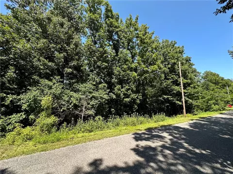 81 Saturn Ave, Holiday Island, AR 72631