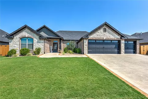 610 Chaparral St, Centerton, AR 72719