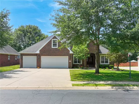 2604 S 16th St, Rogers, AR 72758