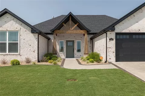 720 Chaparral St, Centerton, AR 72719