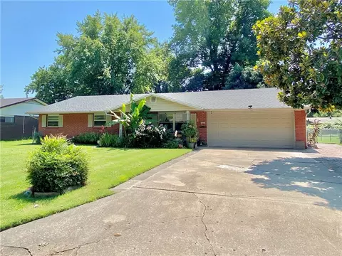 1903 Sisco Ave, Springdale, AR 72762