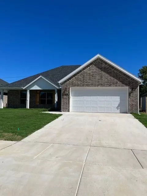 810 Skylar St, Bentonville, AR 72713