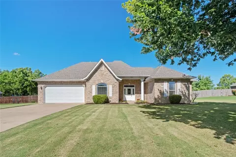 973 Aylesbury Ln, Cave Springs, AR 72718