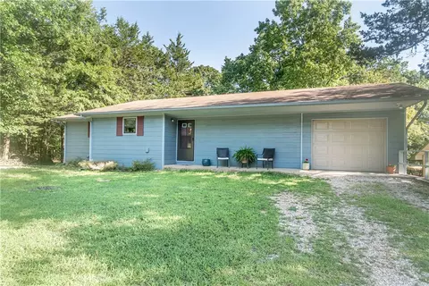 15 Dove Ln, Holiday Island, AR 72631